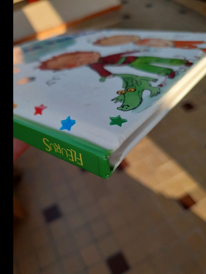 Livre Petit ange parfait - Jules fait des caprices - photo numéro 7