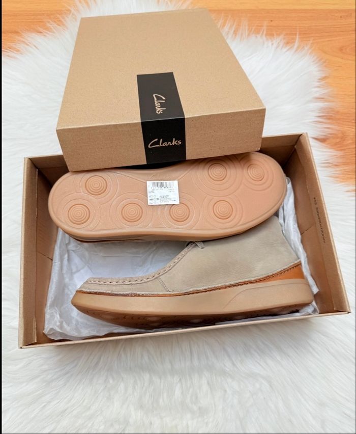 Chaussures Clarks Oakland Mid – Taille 39,5 – Cuir beige – Neuves avec boîte - photo numéro 8