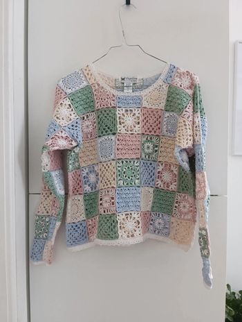 Pull en crochet vintage pastel multicolore