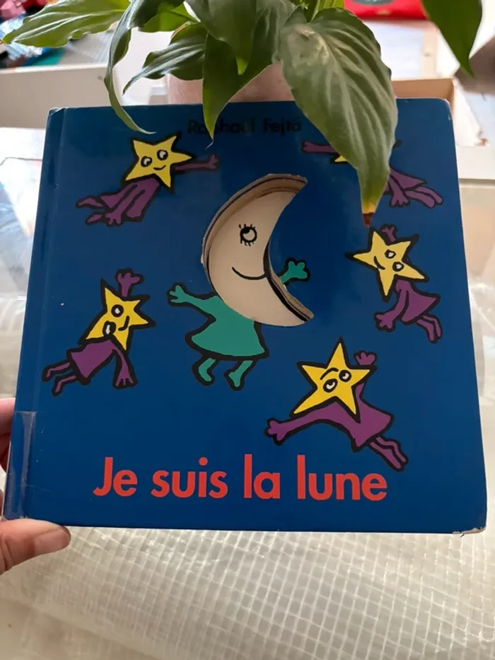 Je suis la lune