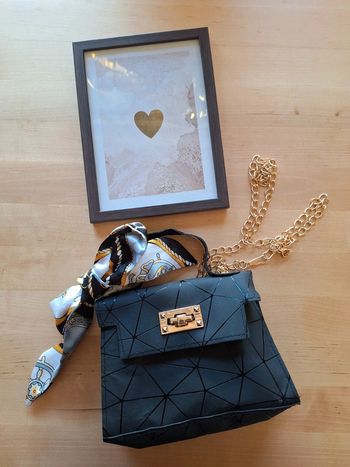 Sac à bandoulière pour femme marque Shein très bon état