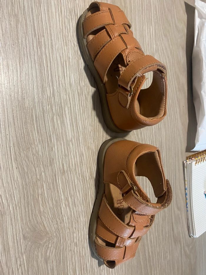 Nu pieds garçon - photo numéro 2