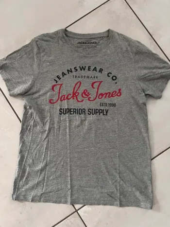 Tes shirt jack & jones