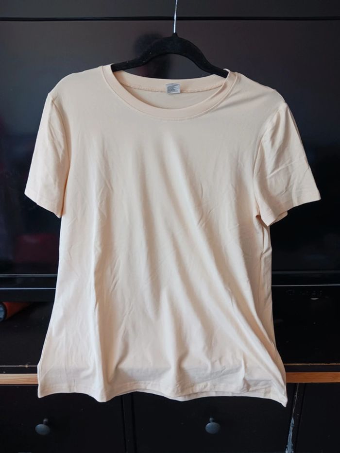 Tshirt beige Taille L40