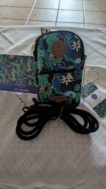 Pochette téléphone cabaia