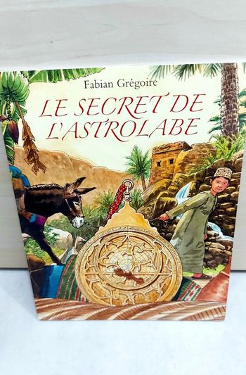🌺 Livre (école des loisirs) : Le secret de l'astrolabe