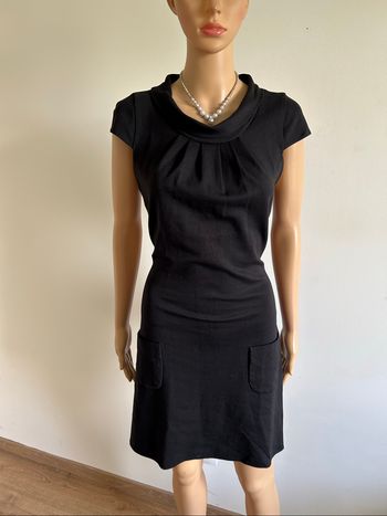 Robe noire à manches courtes Naf Naf taille 36 TBE