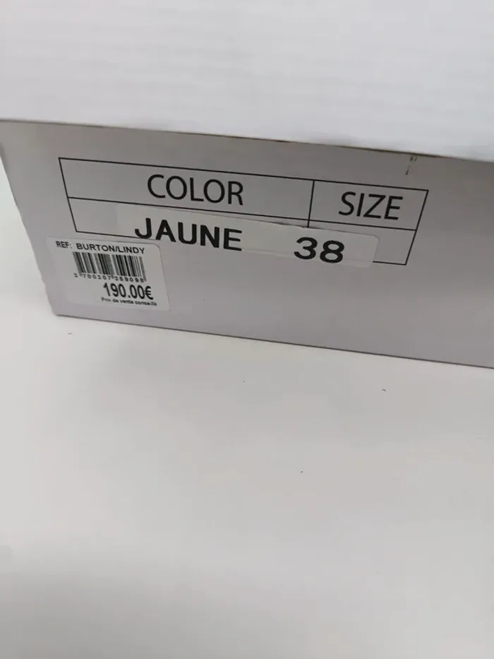 Bottines fourrées Burton neuves valeur 190€ - photo numéro 3