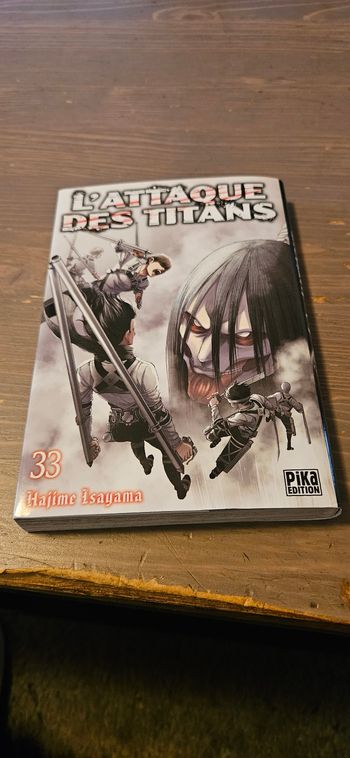 Livre l'attaque des titans T33