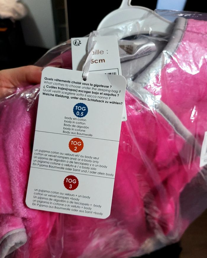 Très belle gigoteuse polaire 65cm fushia marque 3 kg7 neuf - photo numéro 5