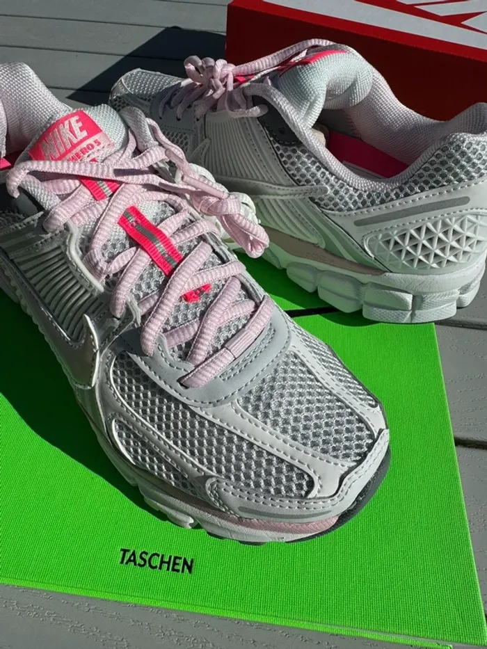 Nike Vomero 5 520 Pack White and Pink Foam 💕 - photo numéro 5