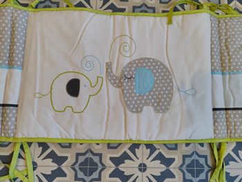 Tour de lit gigoteuse couette