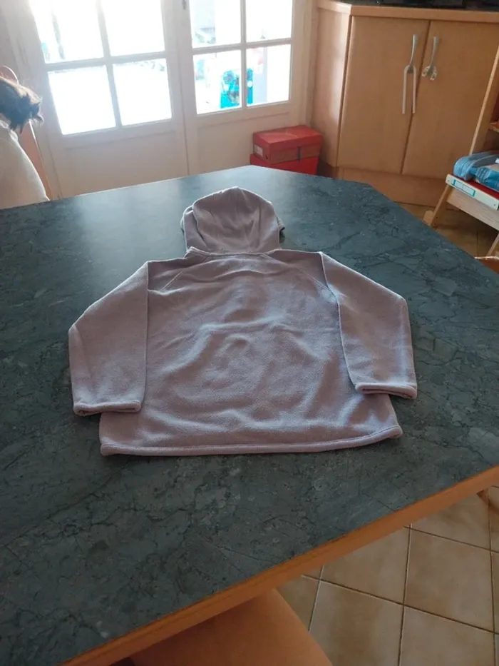 Pull à capuche T.5 ans - photo numéro 5