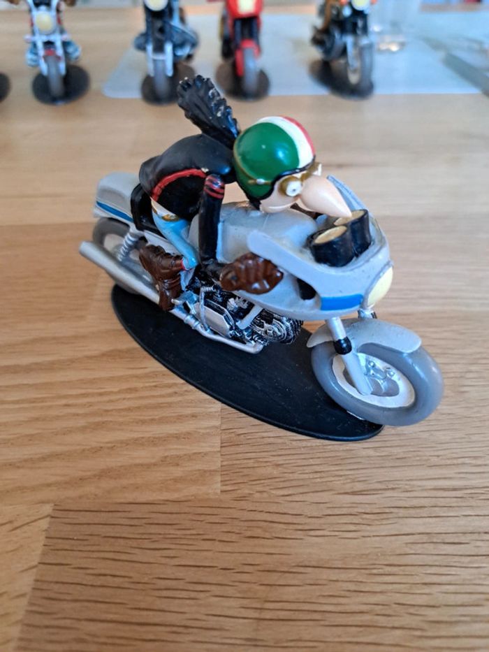 Magnifique figurine Joe Bar team Guido Brasletti Ducati 900 SS