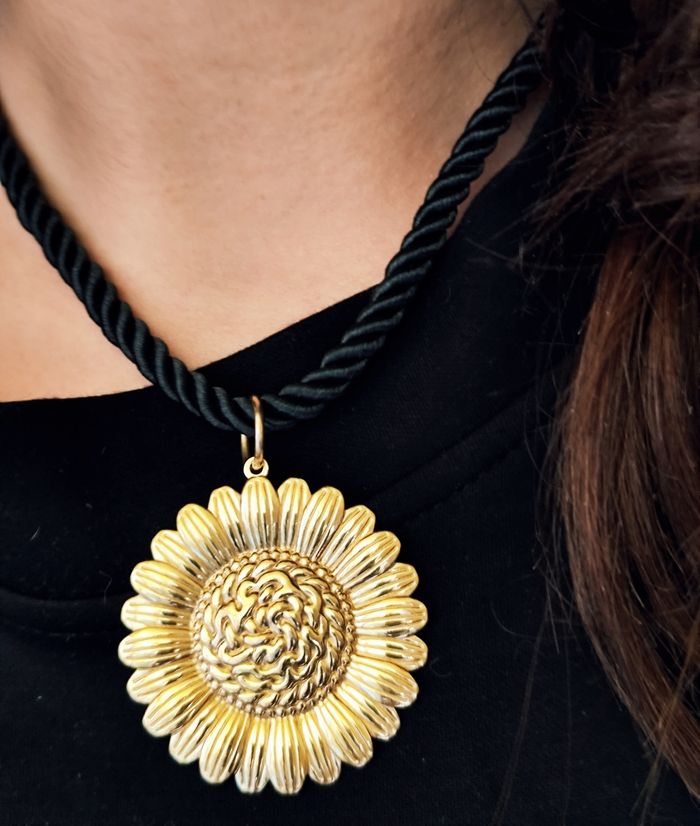 Collier fleur de tournesol 🌻 - photo numéro 2