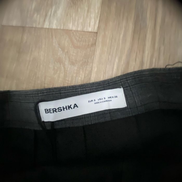 Jupe à carreaux grise, taille 36 Bershka - photo numéro 2