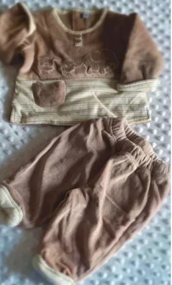 Pyjama  velours  deux  pièces  3  mois