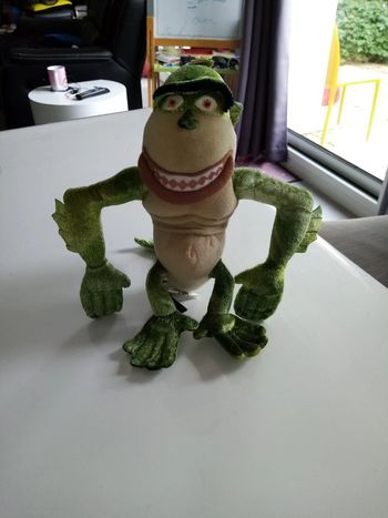 Peluche monstre vs aliens