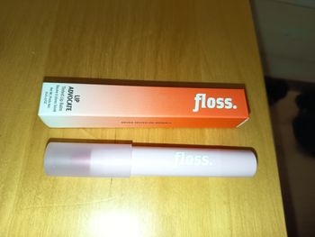 Baume à lèvres teinté (defense) lip advocate, Floss, NEUF