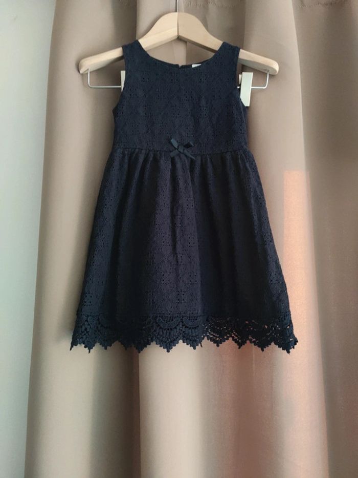 💐 robe dentelle fille en 4/ 6 ans h& M 💐