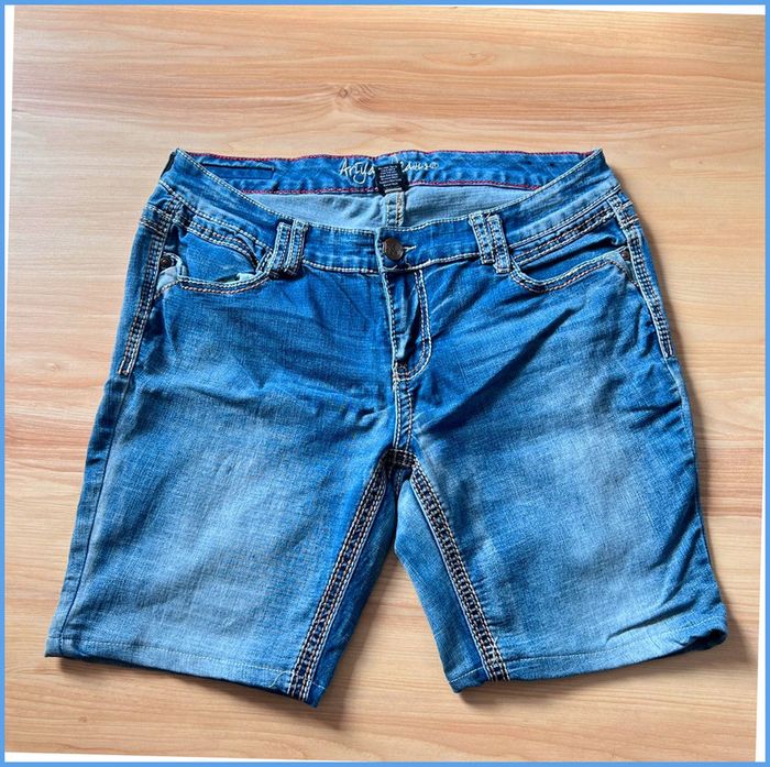Short en jean vintage brodé bleu – Femme M/L - photo numéro 2