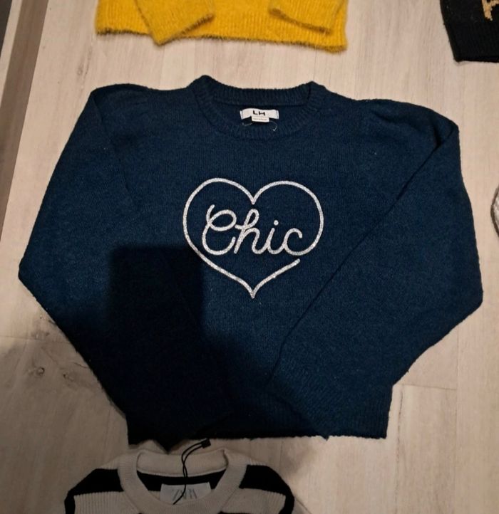 Lot de pulls et sweats 8ans fille neufs - photo numéro 4