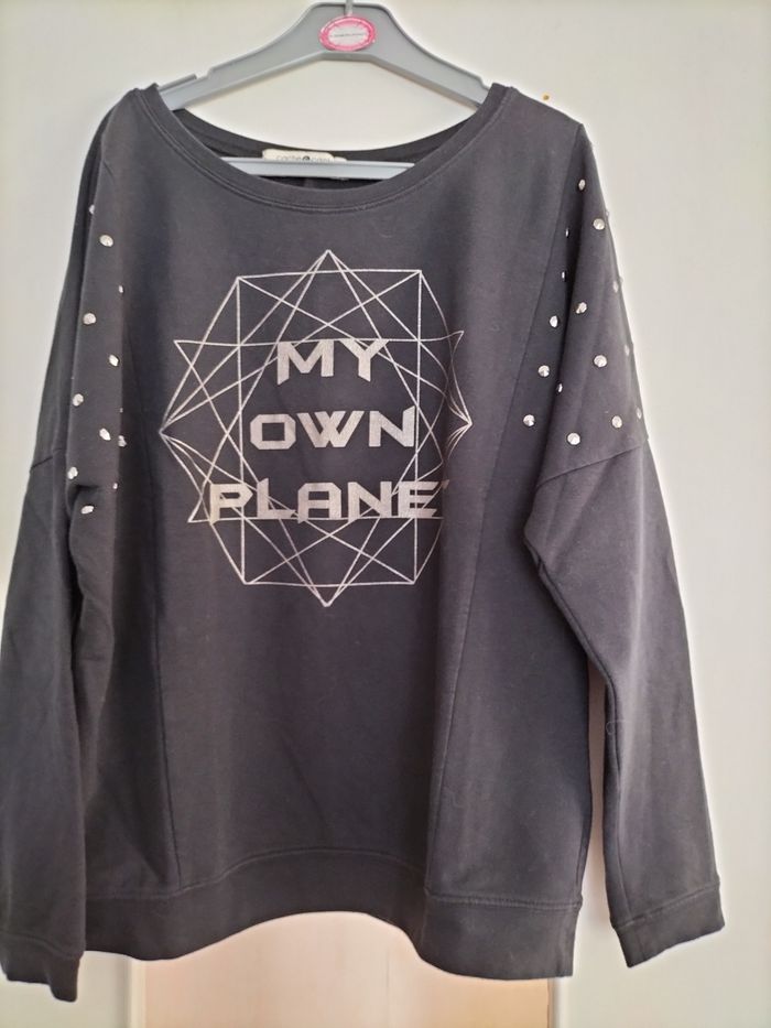 Sweat noir Cache Cache