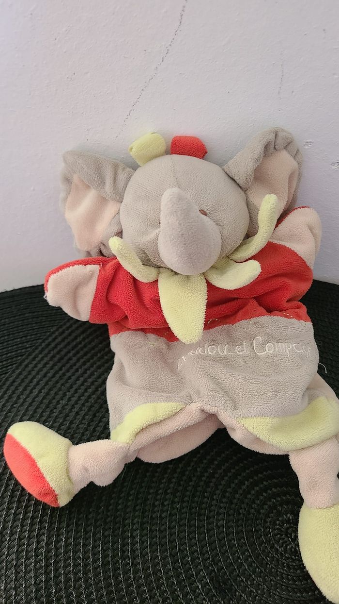 DOUDOU ET COMPAGNIE - Marionnette Alban L'éléphant gris rouge - photo numéro 3