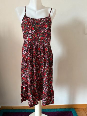 Robe à fleur en très bon état C&A taille 36