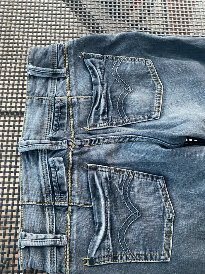 Jean noir Levis w26 L32 - photo numéro 12