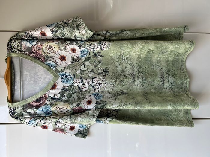 Tee-shirt vert fleuri Shein Curve - Taille 2XL