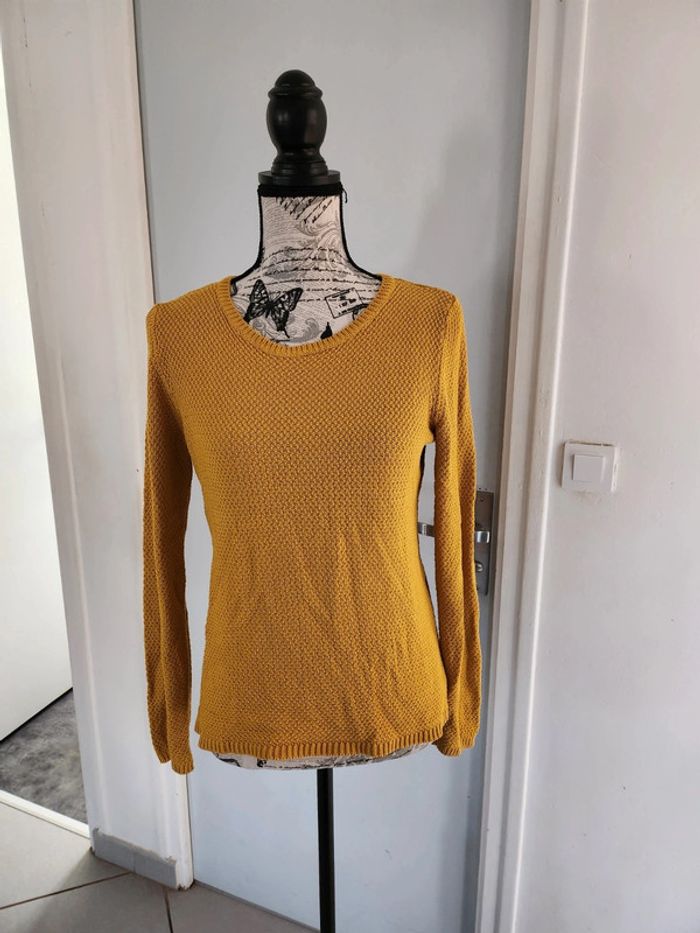 Très Joli pull à mailles de couleur moutarde de marque Pimkie et de taille 36
