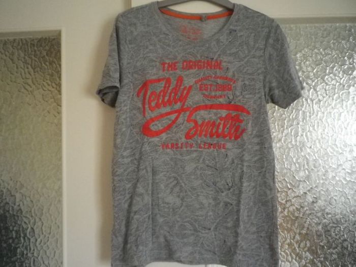TEE SHIRT