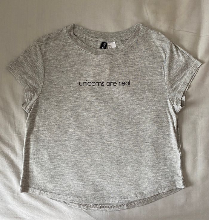 T-shirt gris avec impression - H&M - photo numéro 2