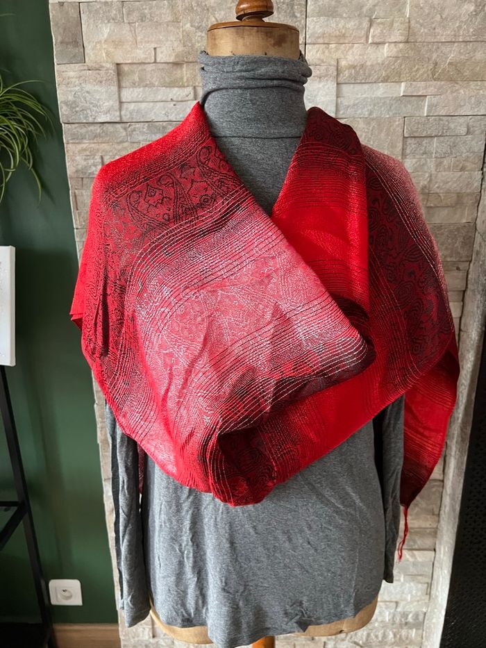Écharpe rouge - photo numéro 4