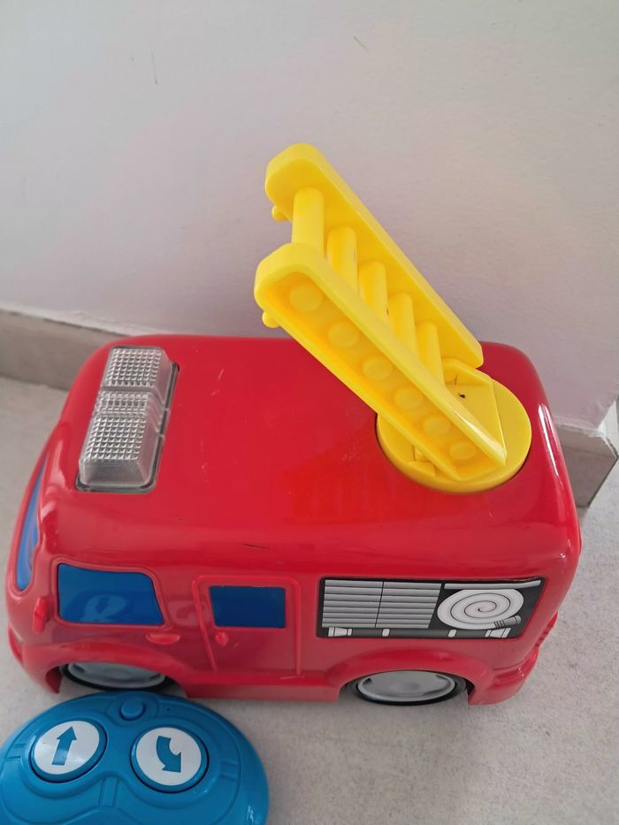 Camion pompier télécommandé - photo numéro 6