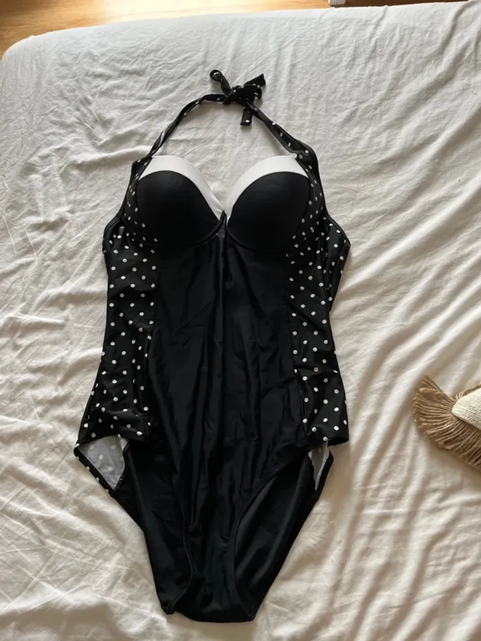 Maillot de bain, jamais porté