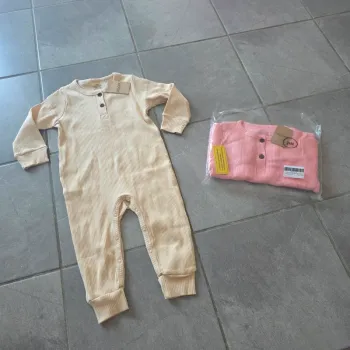 Lot 2 grenouillères pyjama 24 mois