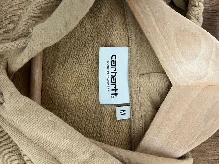 sweat Carhartt beige logo brodé au coeur taille M A1 - photo numéro 3