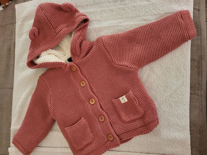 Gilet en mailles fille.