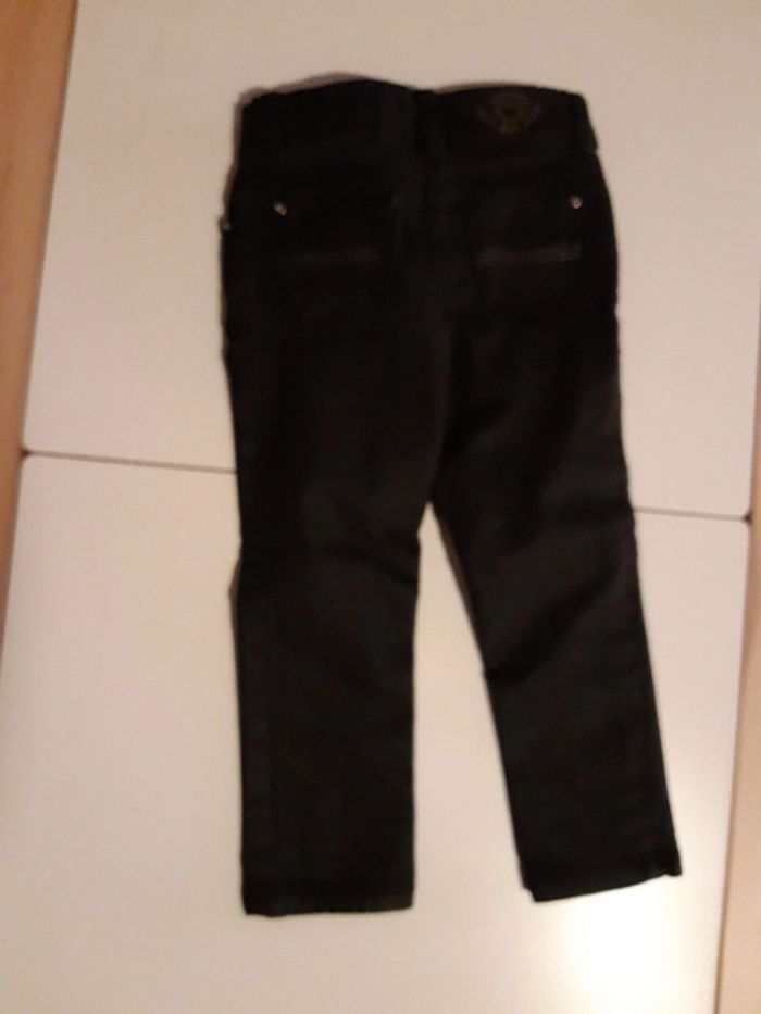 Jean noir - photo numéro 3