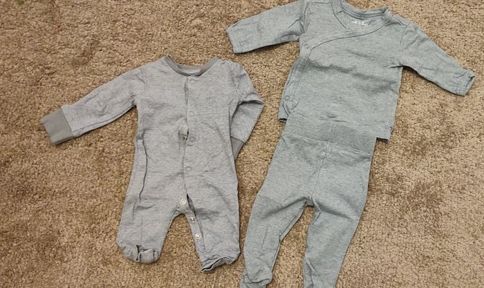 Lot vêtements naissance - photo numéro 4