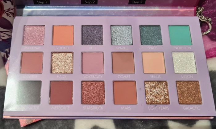 Joli Lot à fleurs aux tons mauves - photo numéro 7