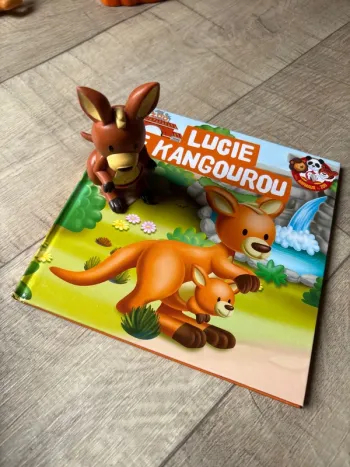 Livre avec figurine