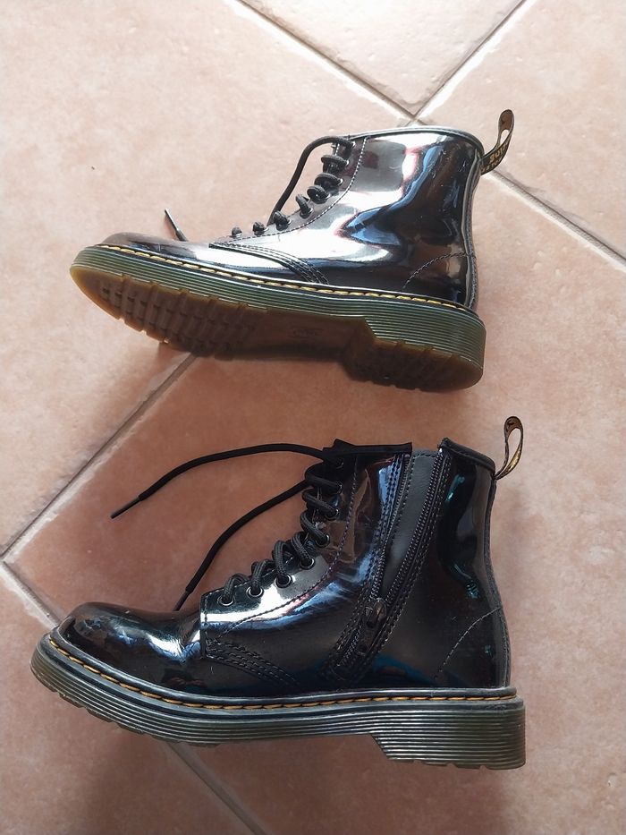 Dr  Martens 34 noires vernis - photo numéro 2