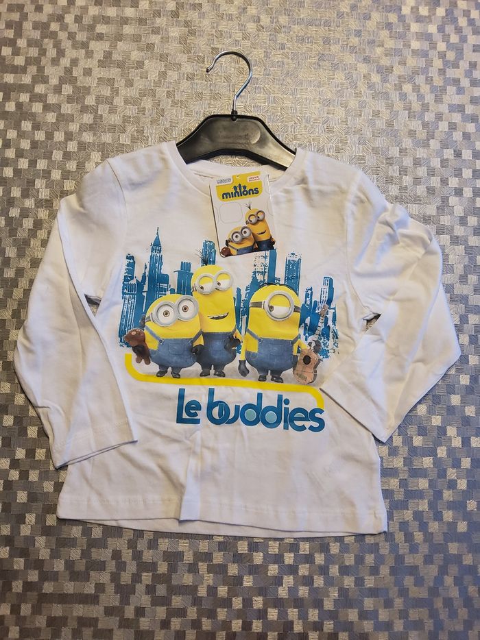 🟡 T-shirt enfant Les Minions – Neuf avec étiquette 🟡
T 8 ANS