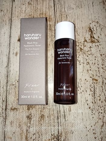 Haruharu Wonder Black Rice Hyaluronic Toner the first essence