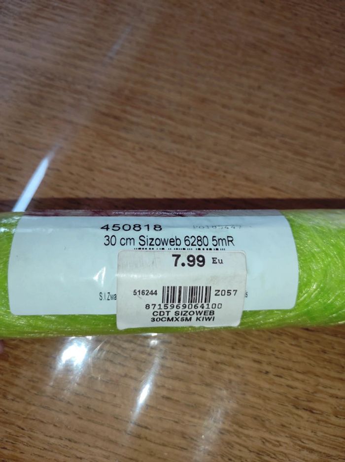 Chemin de table ajouré vert anis - photo numéro 3