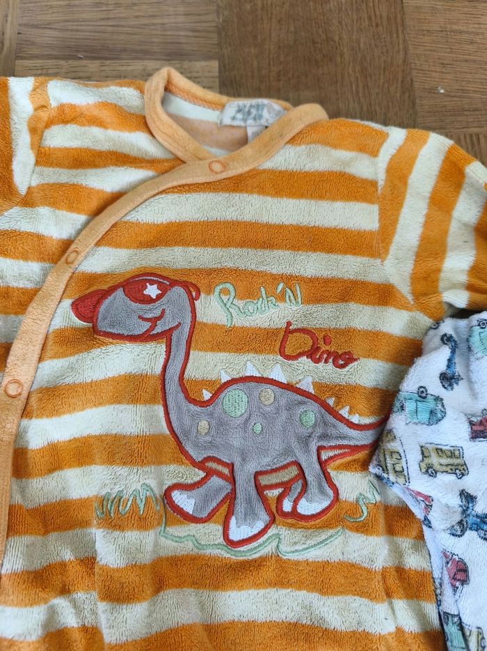 Lot de 3 pyjamas grenouillere 9 mois bébé dinosaure voiture au lit - photo numéro 3