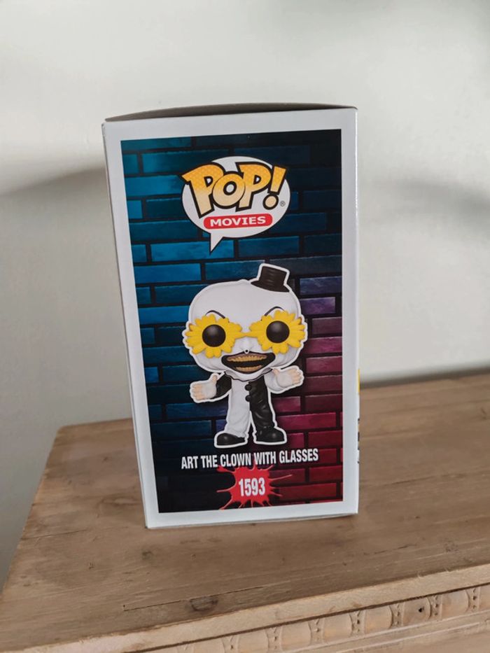 Figurine funko pop art clown with glasses 1593 - photo numéro 4